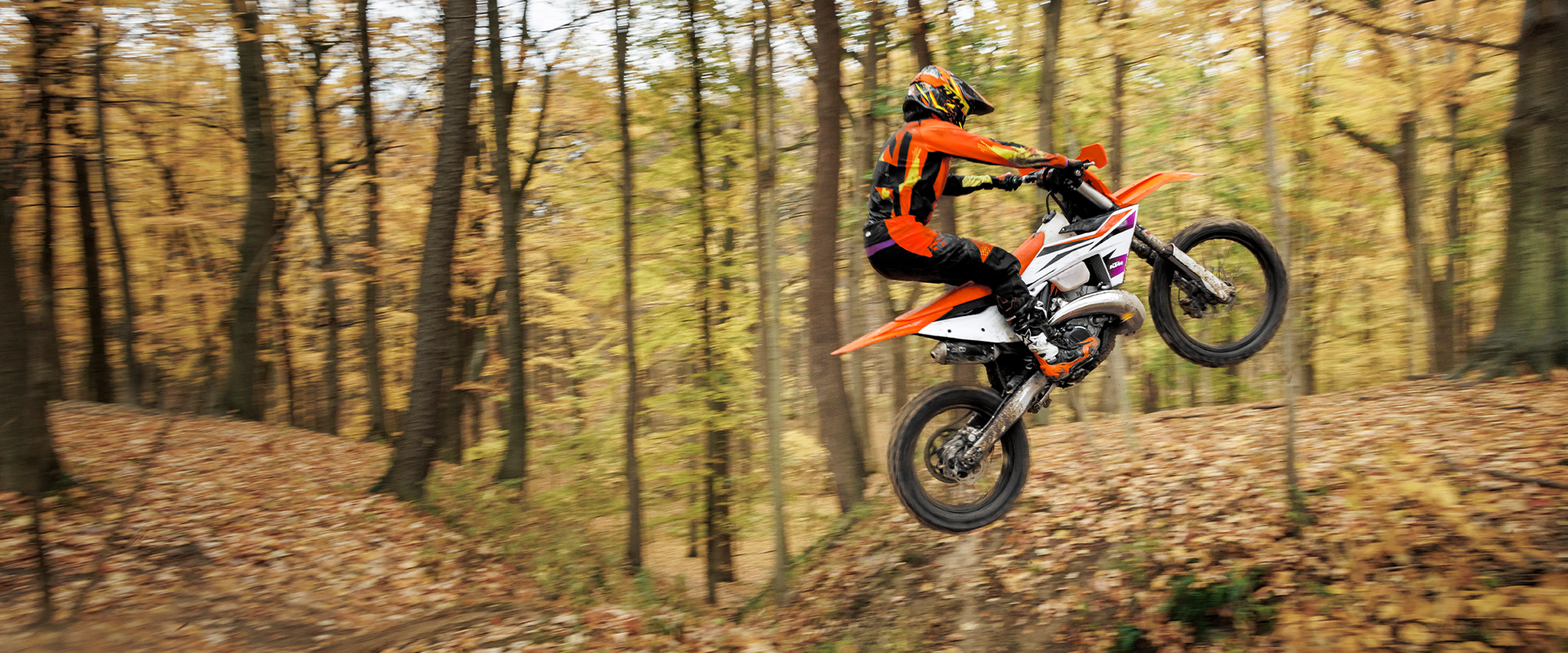 PHO_BIKE_DET_M24-XC-250-XC-ACTION-1_#SALL_#AEPI_#V1