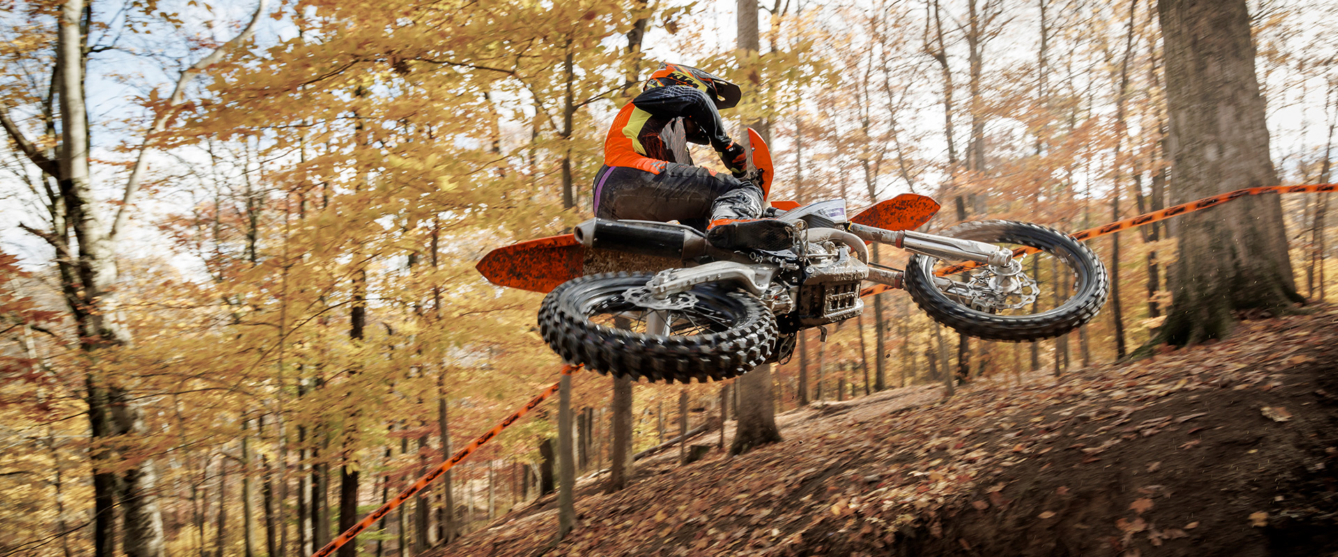 PHO_BIKE_DET_M24-XC-250-XC-ACTION-3_#SALL_#AEPI_#V1