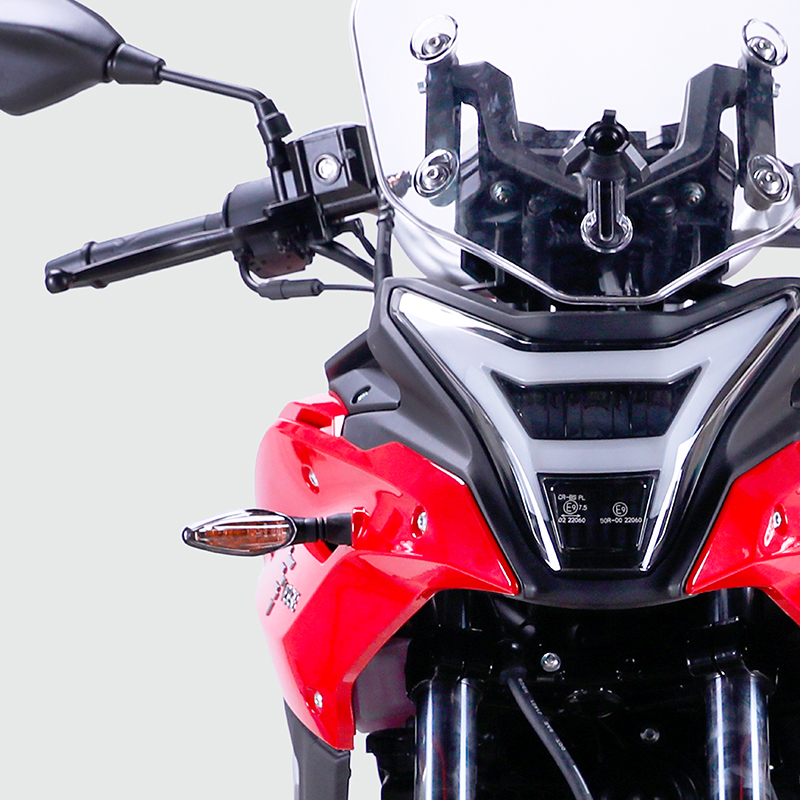 VOGE_DETALLE_3000DS_LUZ_DELANTERA