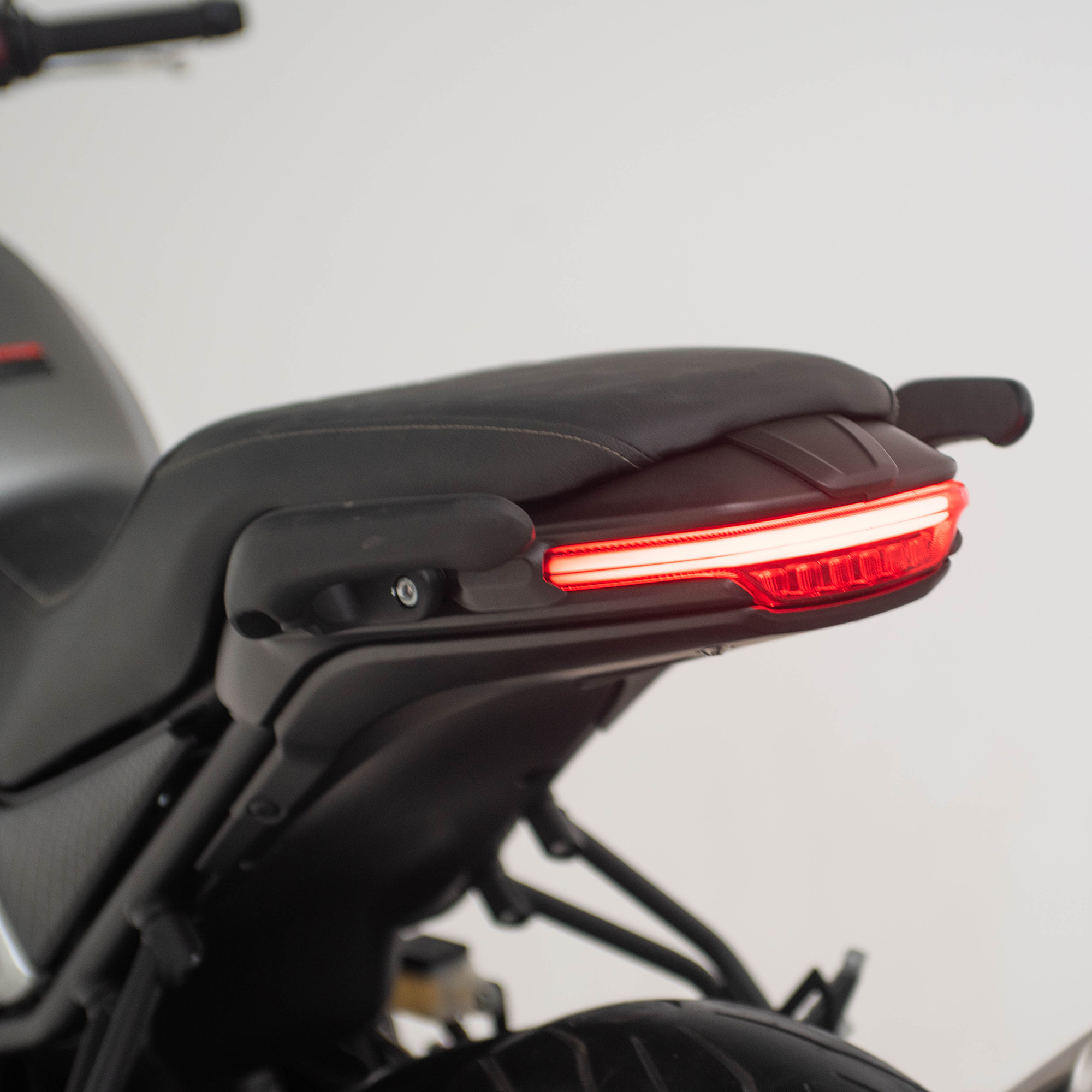 VOGE_DETALLE_500AC_4