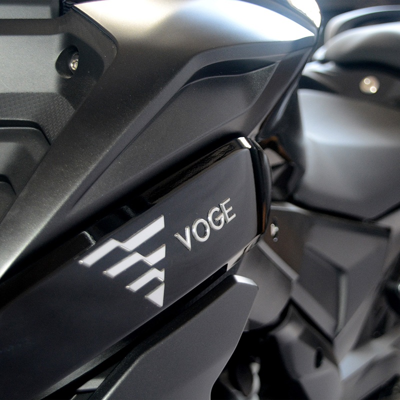 VOGE_DETALLE_500R_LOGO