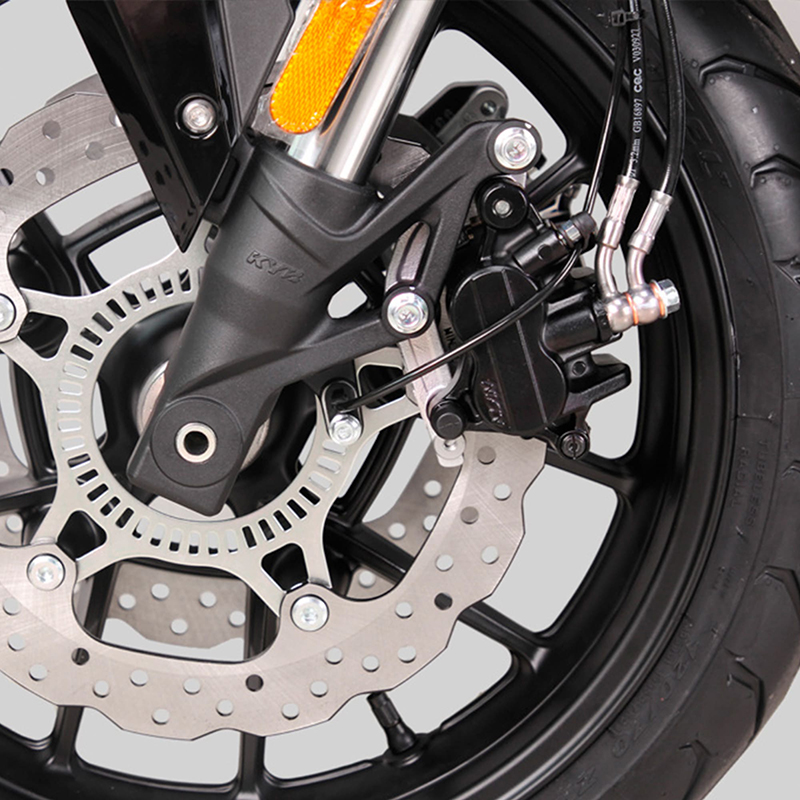 VOGE_DETALLE_500R_RUEDA_DELANTERA